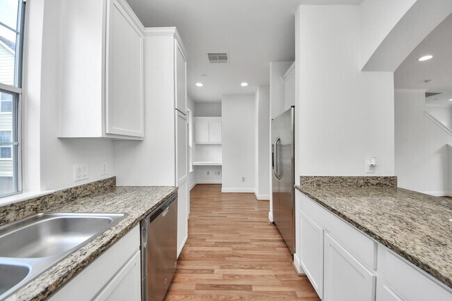 Building Photo - 3001 Murworth Dr