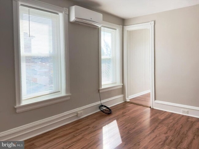 Building Photo - 14 Third Unit 3