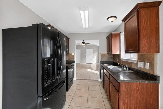 Building Photo - 1200 Brendon Lee Lane