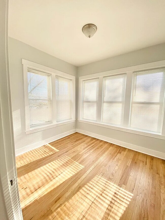 Building Photo - 4100 W Henderson St