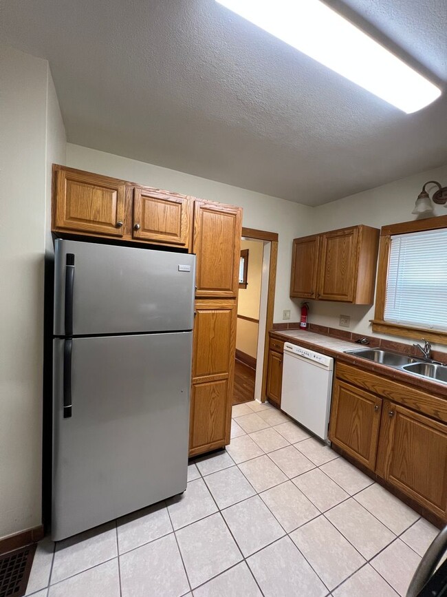 Building Photo - 534 E Prospect St