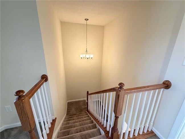 Building Photo - 525 Gala Dr