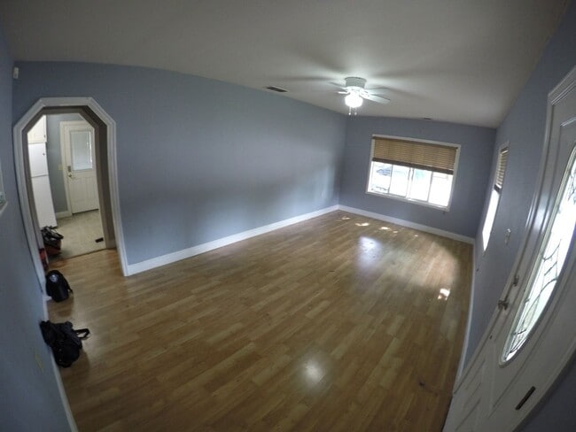 Building Photo - ROOMMATE CHANGE ONLY