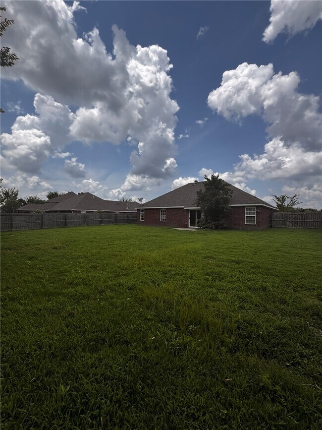 Building Photo - 11723 E Creek Ln
