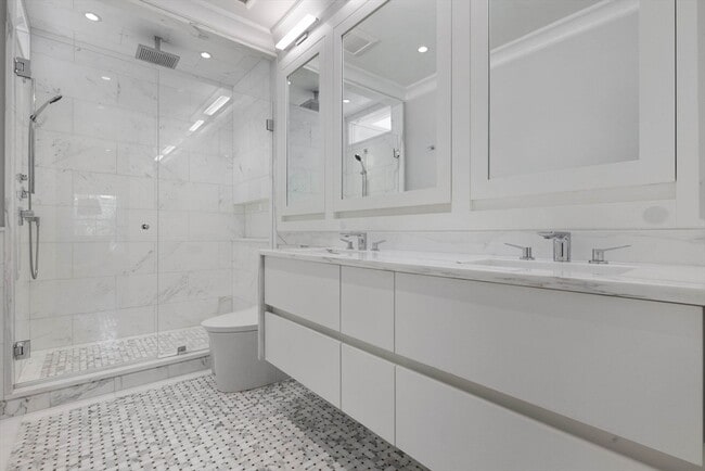 Building Photo - 321 Beacon St