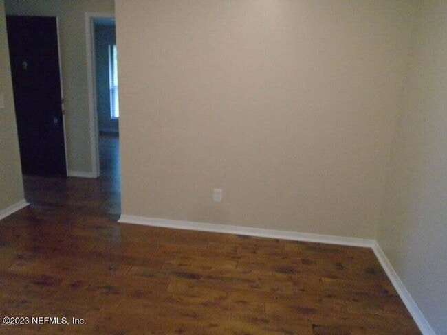 Building Photo - Great condo