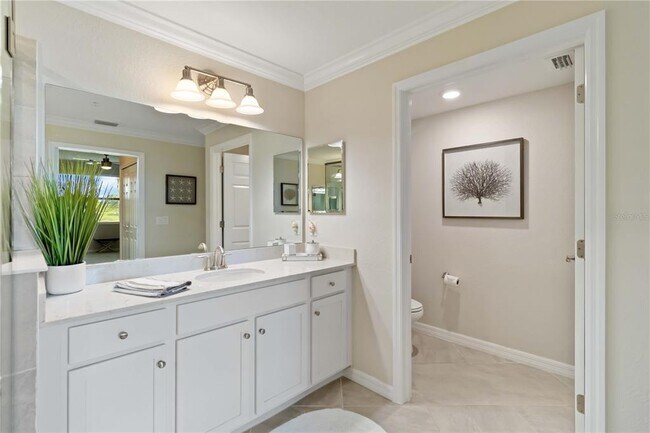 Building Photo - 10805 Tarflower Dr