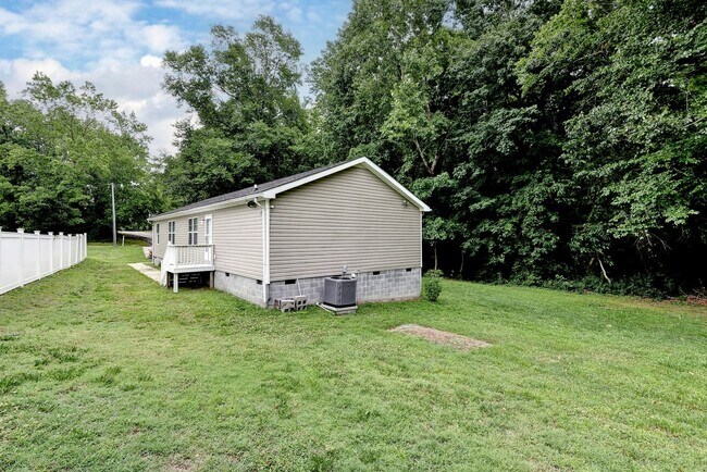 Building Photo - 9431 Jenkins Ln