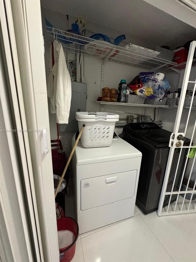 Building Photo - 3551 Palm Ave