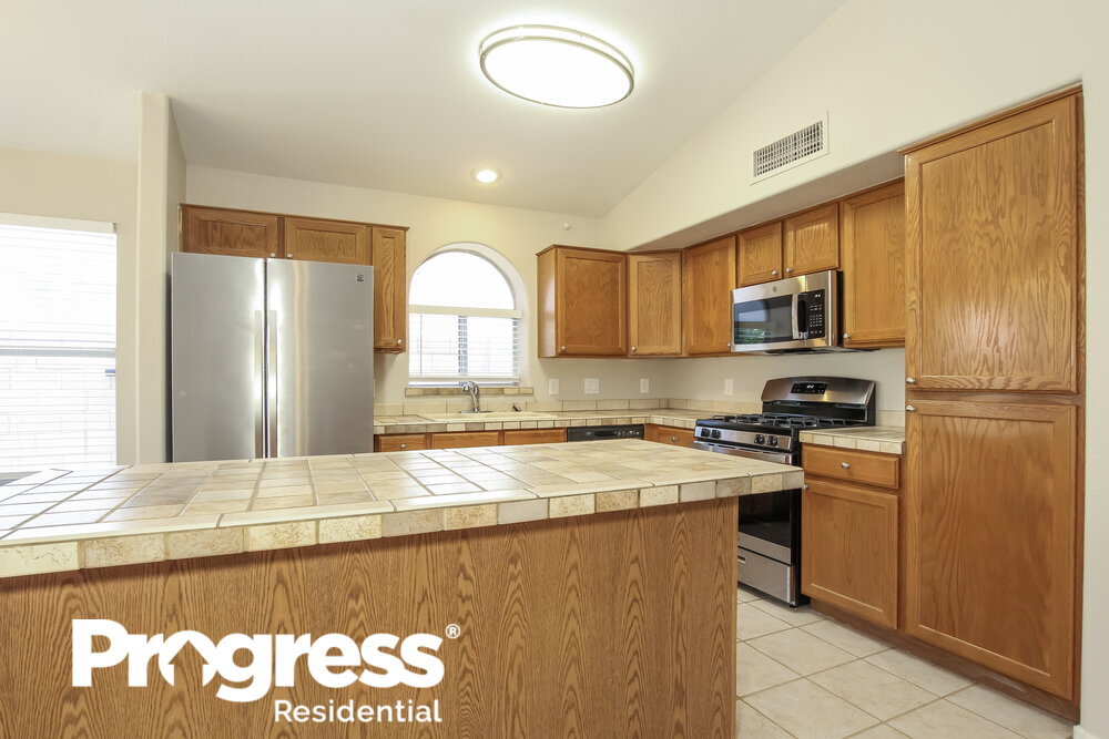 Building Photo - 9658 W Potter Dr