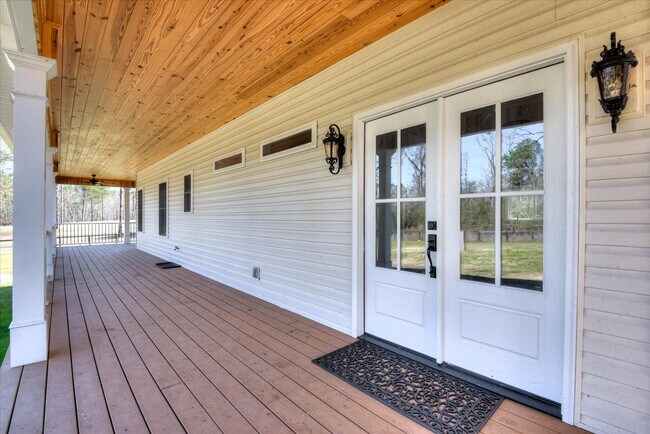 Building Photo - 400 Rish Store Rd