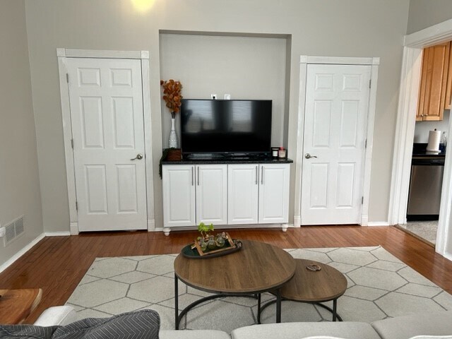 Living room entertainment center (built in) - 5975 Alder St