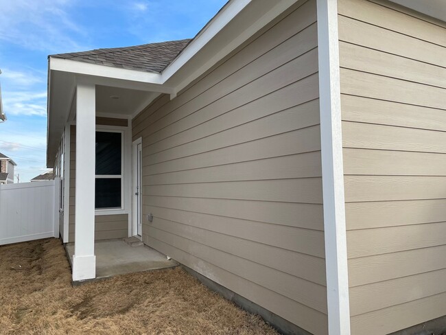 Building Photo - Brand new Home 3 Bedroom 2 bath home!