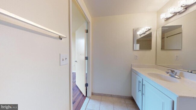 Building Photo - 350 G St SW