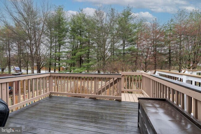 Building Photo - 2423 Bolton Ln