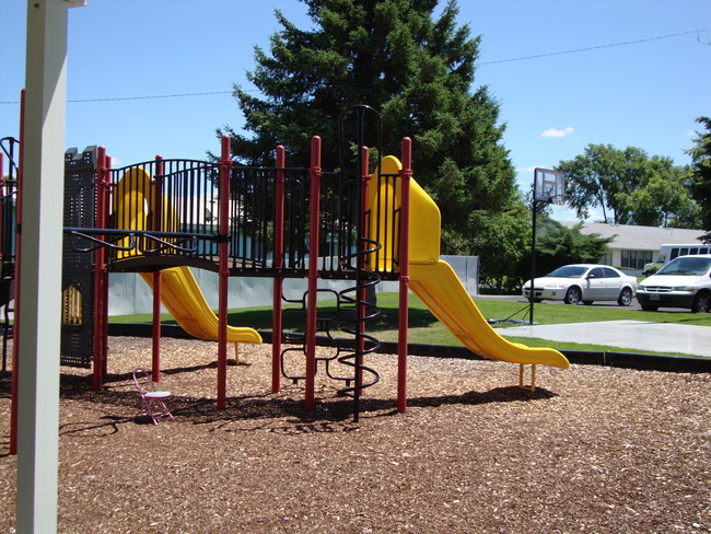 Building Photo - Ridgeway Village Apartments