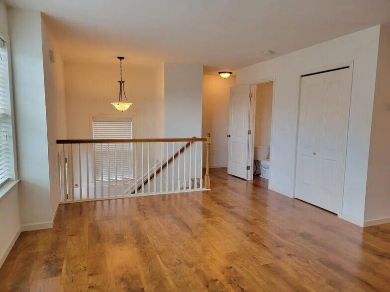 Building Photo - 639 Winding Ln