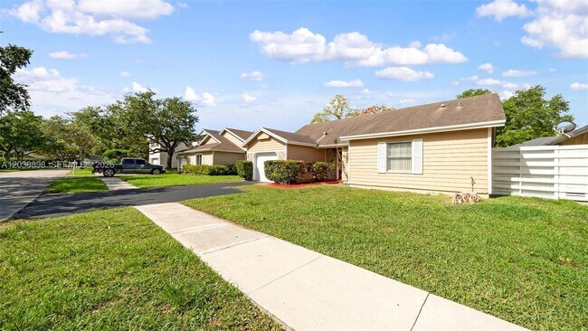 Building Photo - 14780 SW 139th Ct