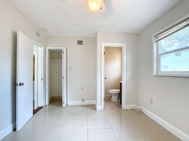 Building Photo - Beautifully remodeled, 1,332-square foot 3 bedroom/ 2½ bath/ home