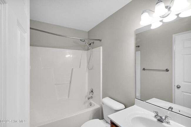 Building Photo - 124 Crooked Run Dr
