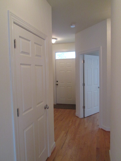Building Photo - Brick-Front West End 4 Bed, 3 Full Bath To...