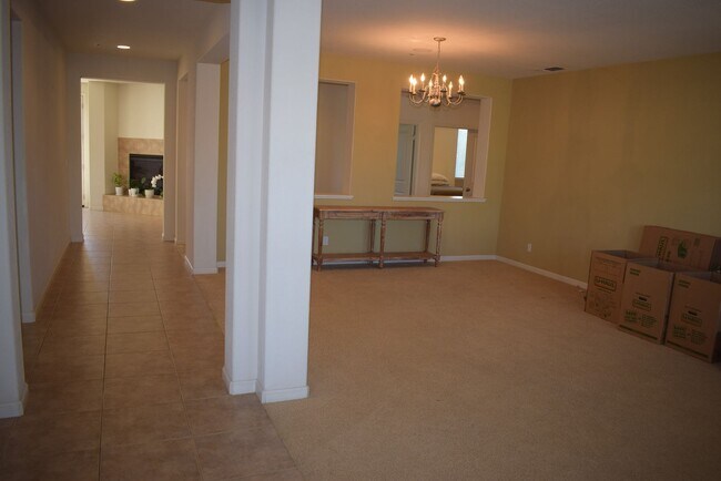 Building Photo - 607 Stoneygate Ct