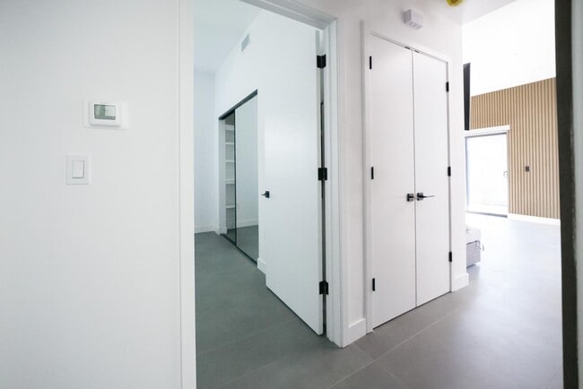 Building Photo - Fair Ave