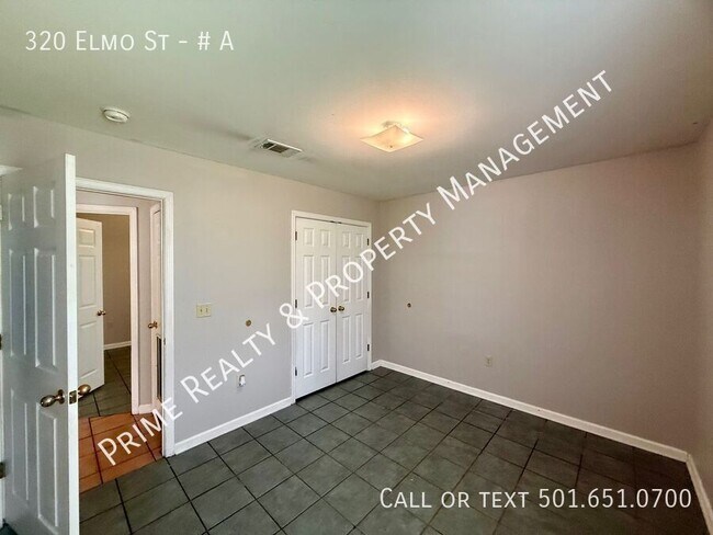 Building Photo - 320 Elmo St