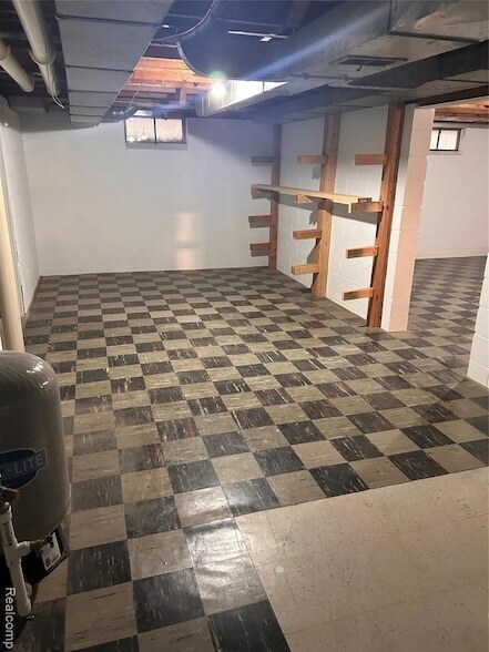 Building Photo - 1136 W Rowland St