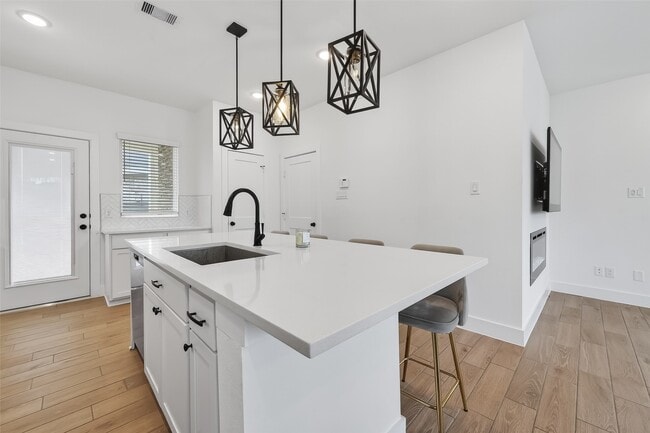 Building Photo - 15162 Post Oak Fls Dr