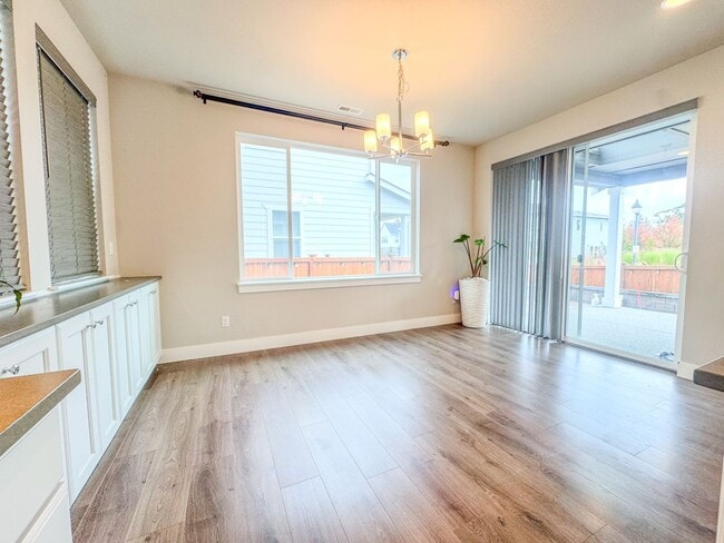 Building Photo - New 4 bed with bedroom and bath on main floor