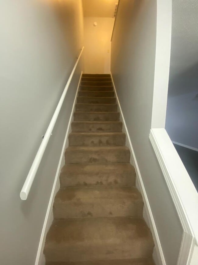 Building Photo - 409 Garden Dr