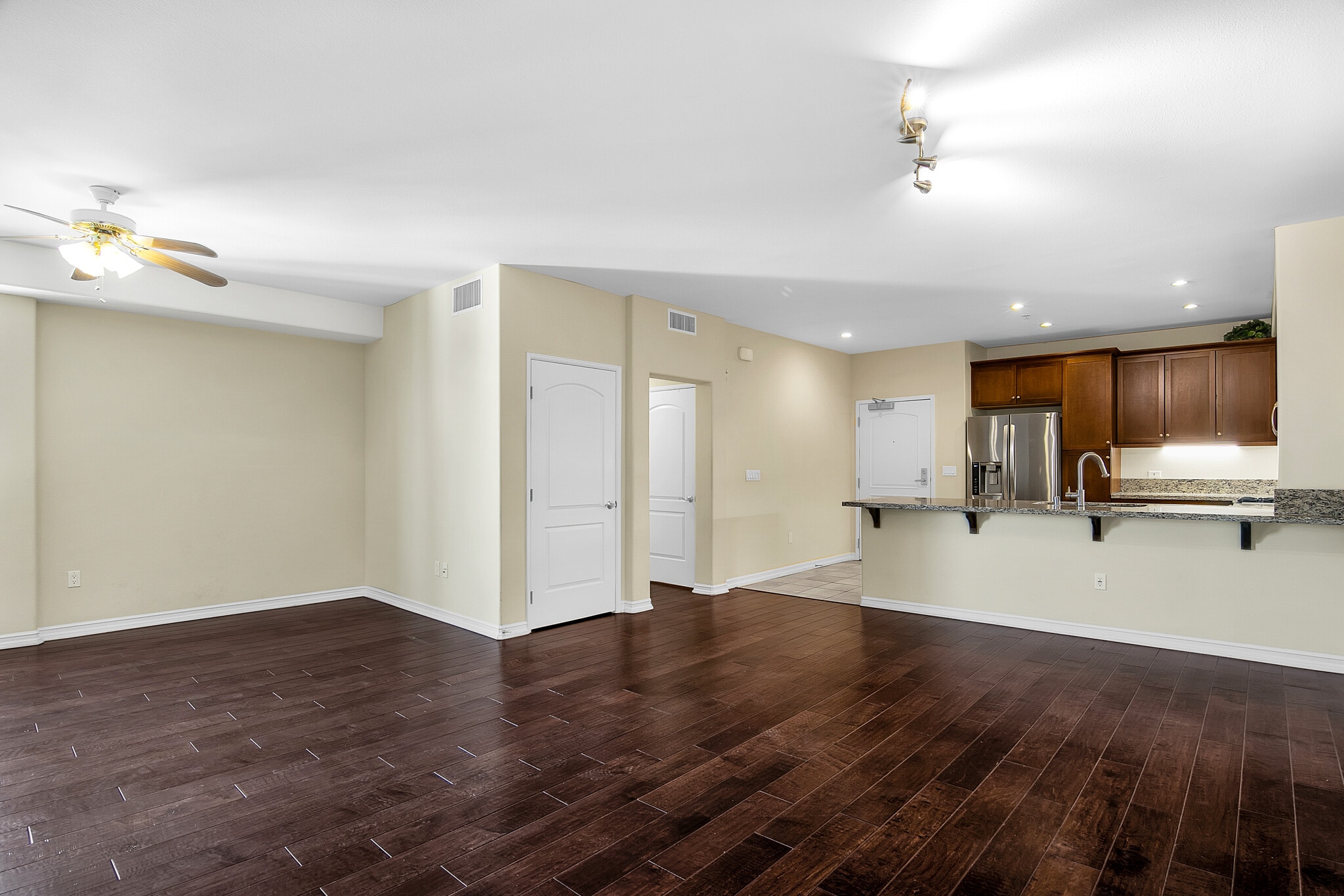 Building Photo - 629 Traction Ave