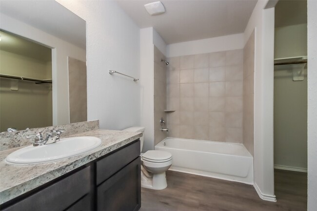 Building Photo - 3408 Cannon Dr