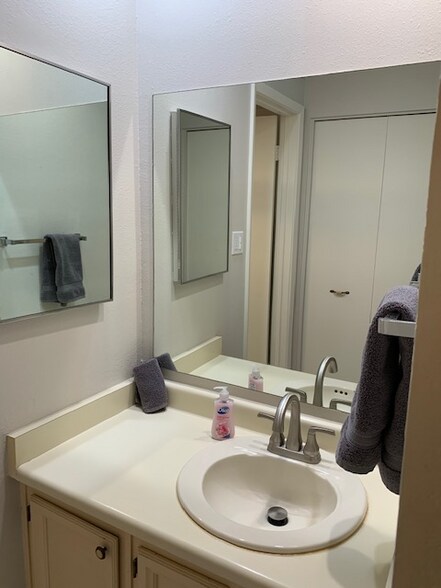 Building Photo - 7430 E Chaparral Rd