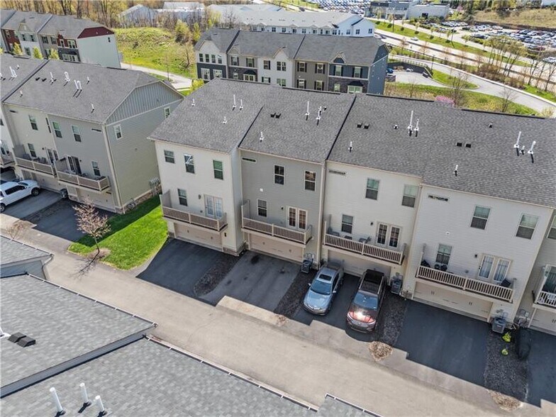 Building Photo - 410 Fairmont Dr