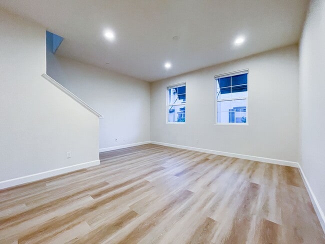 Building Photo - Modern Townhome Living in North San Jose – Attached 2-Car Garage