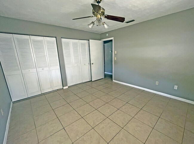 Building Photo - 4514 Cynthia Ln