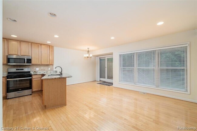 Building Photo - 50529 Beechwood Ct