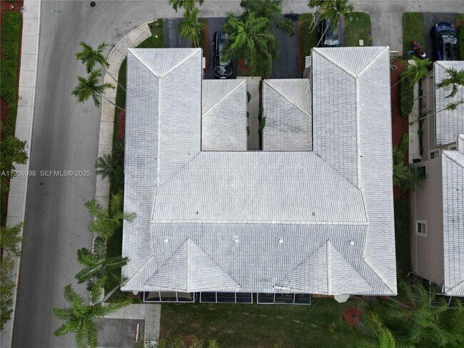 Building Photo - 2045 Pompeii Ct