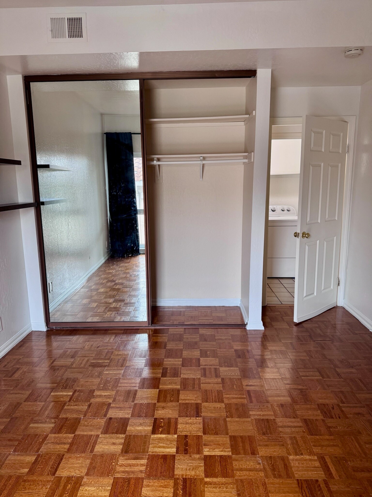 Secondary Bedroom - 25912 Hayward Blvd