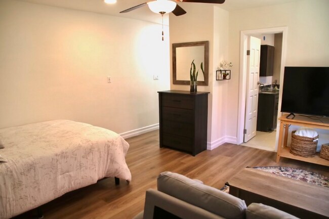 Building Photo - 28102 Montereina Dr