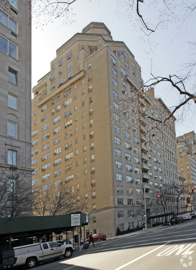 Building Photo - 945 Fifth Ave