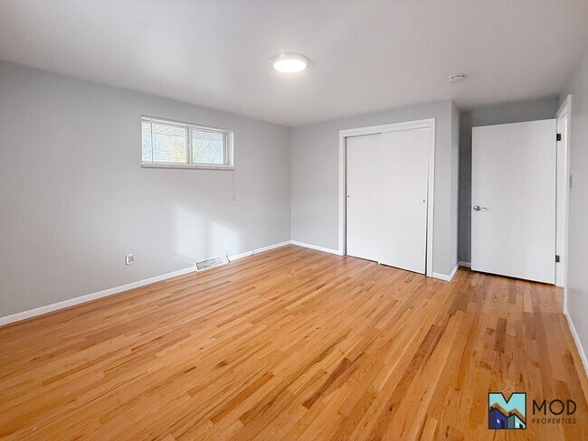 Building Photo - $0 DEPOSIT OPTION. CHARMING BRICK RANCH WITH FINISHED BASEMENT ON LARGE CORNER LOT NEAR DOWNTOWN ...