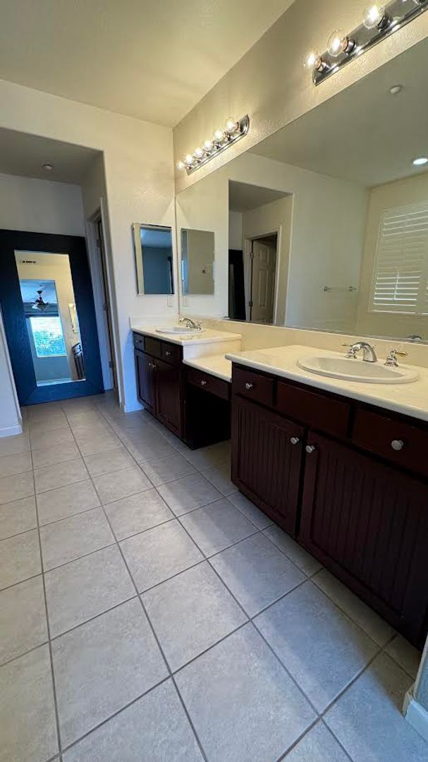 Building Photo - 123 Hearthstone Dr
