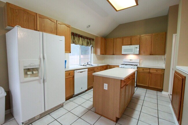 Building Photo - Beautiful 3 Bedroom, 2 Bath Home in West Round Rock