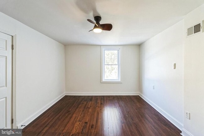 Building Photo - 382 Martin St