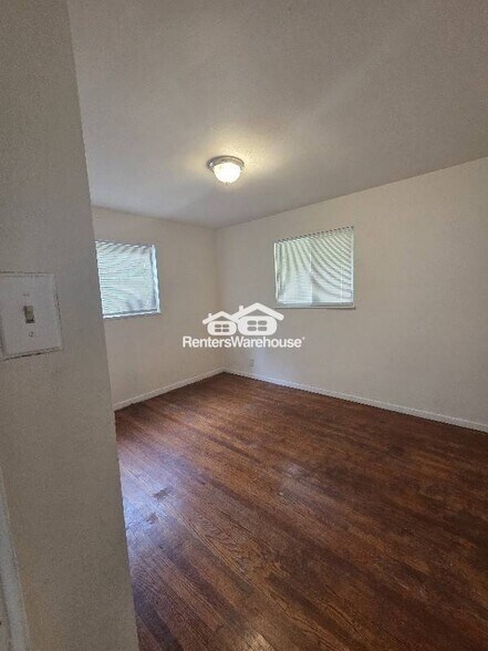 Building Photo - 10732 Spring Garden Dr