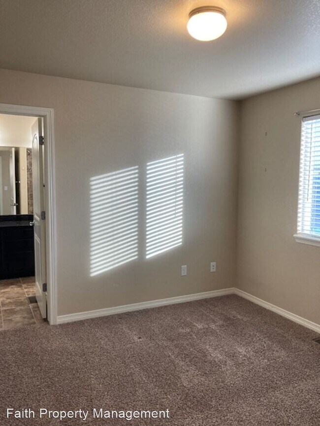 Building Photo - 4 br, 3.5 bath House - 2745 Branding Iron Way