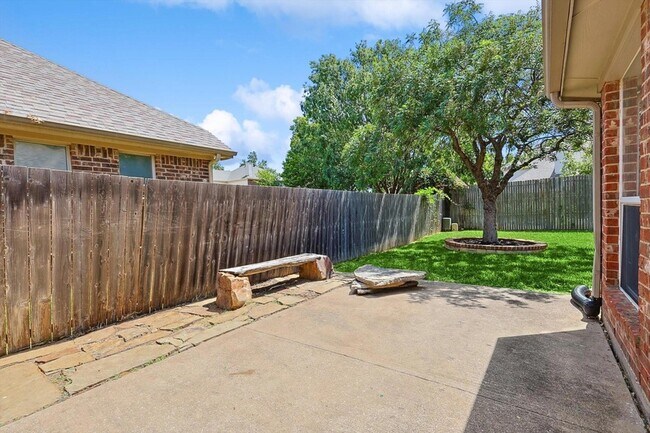 Building Photo - 3516 Sutters Way